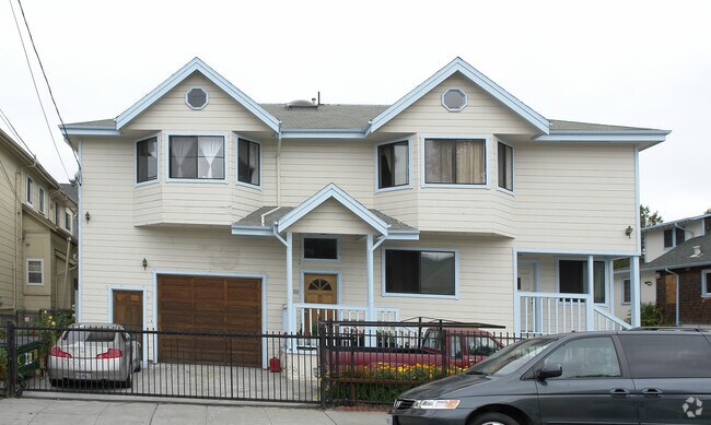 Building Photo - 2215-2221 8th Ave