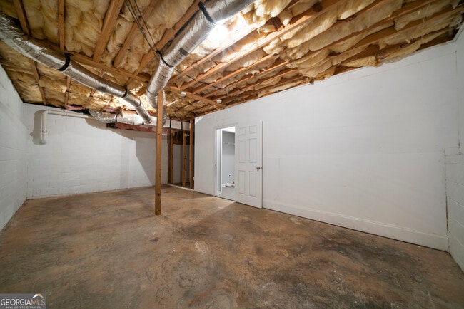 Building Photo - 347 Farm Brook Ln