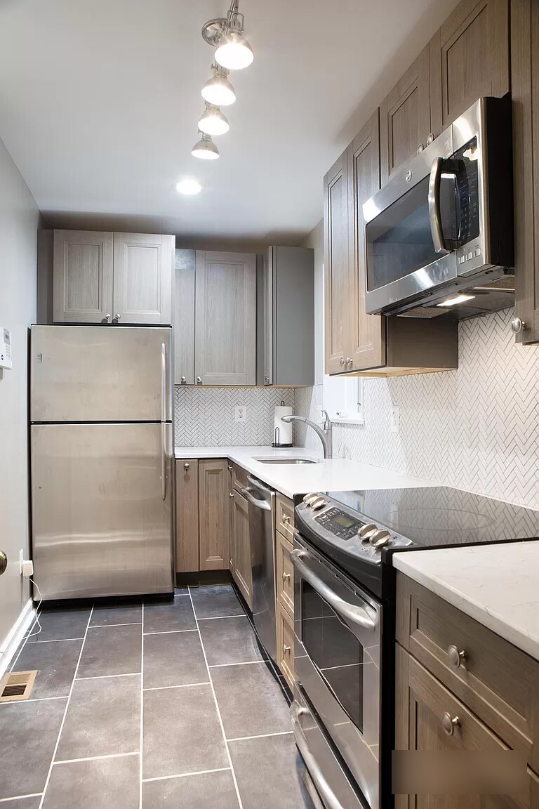 Kitchen 1 - 1625 Q St NW