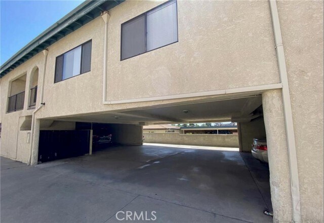 Building Photo - 832 Padilla St