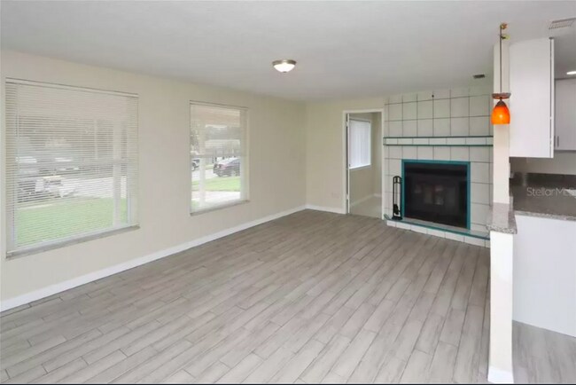 Living Room - 2804 Dovewood St