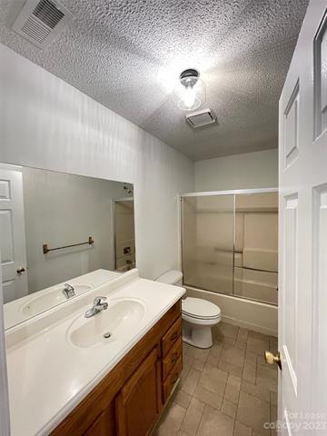 Building Photo - 609 Piper Ct