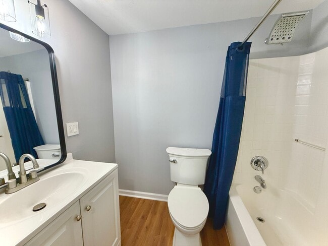 Building Photo - 1835 42nd Ave