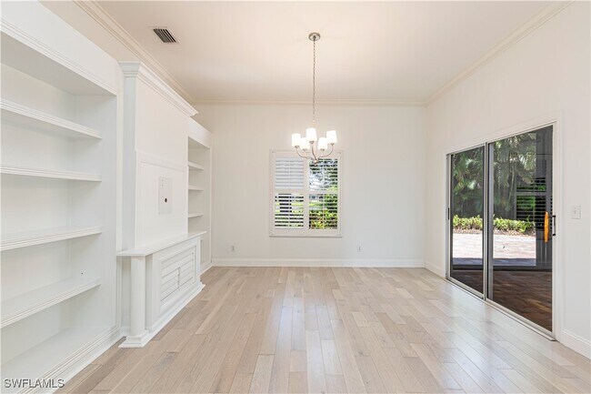 Building Photo - 7106 Lone Oak Blvd