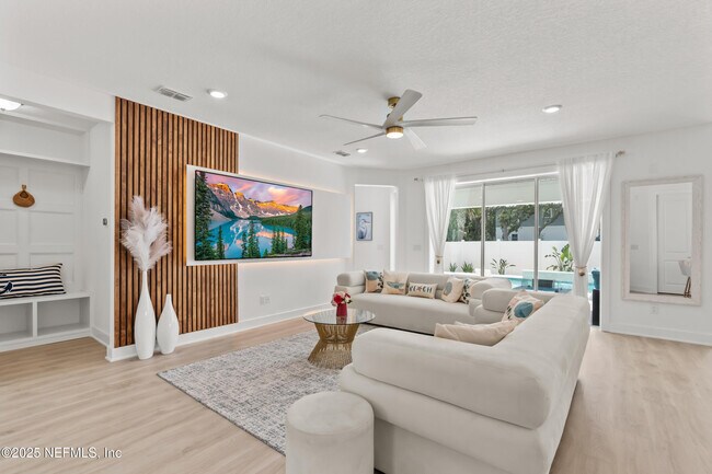 Building Photo - 127 Seaside Vis Ct