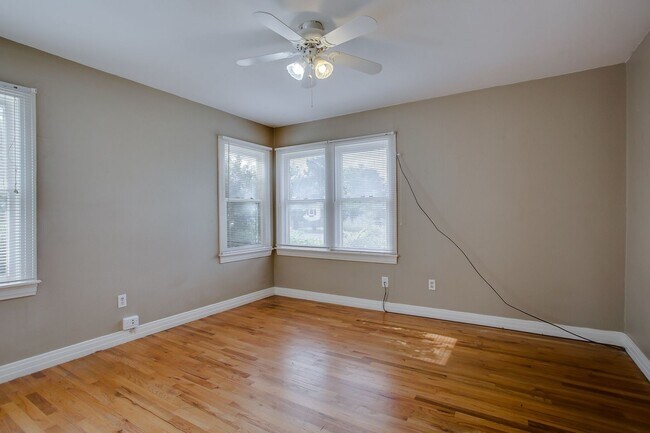 Building Photo - Pre Leasing for fall 2026! 3/1 in Tech Terrace