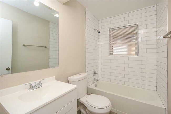 Building Photo - 1813 Ronald St