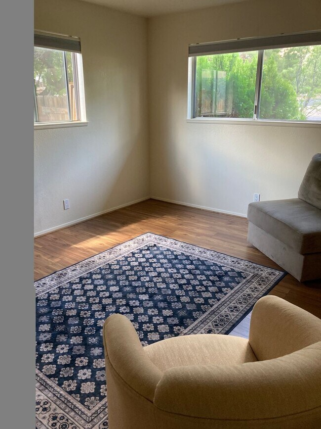 Building Photo - Lovely West Sedona home with large fenced ...
