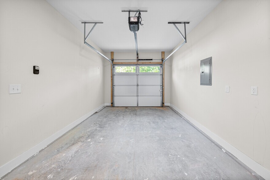 Building Photo - 217 Cave St