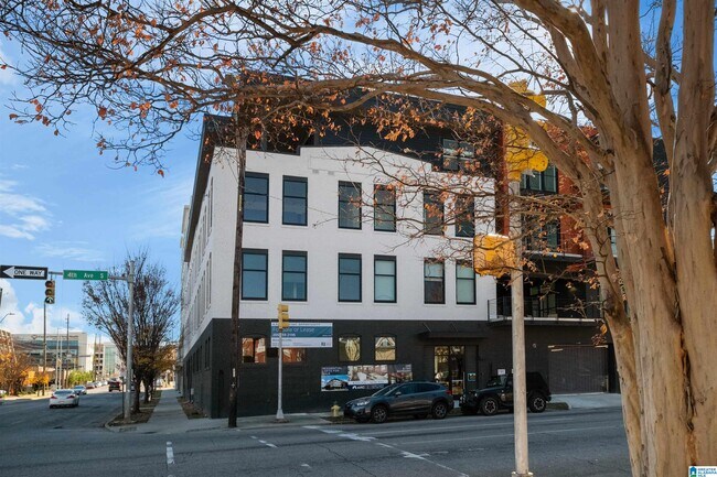 Building Photo - 1329 4th Ave S