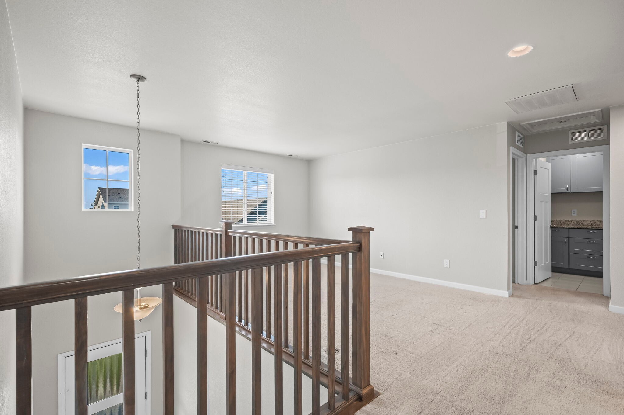 Building Photo - 577 W 174th Ave