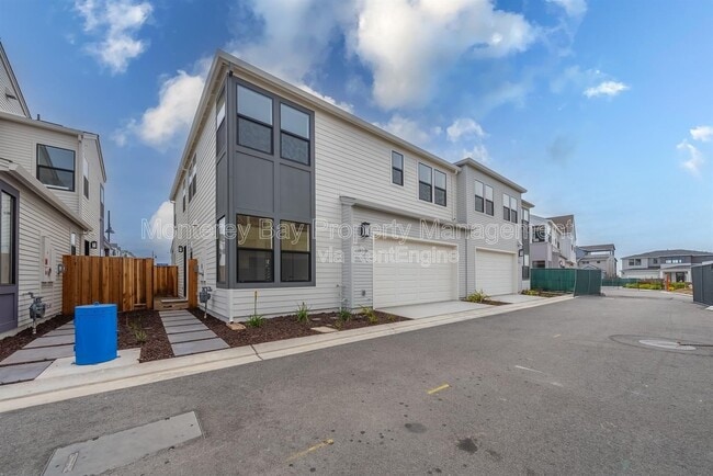 Building Photo - 111 Sea Shell Ave