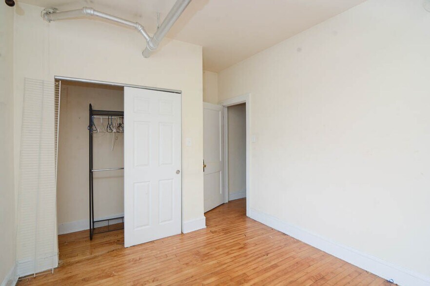 Building Photo - 2338 N Spaulding Ave