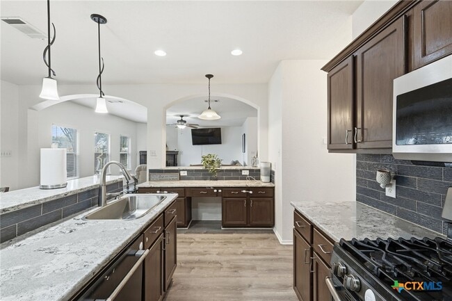 Building Photo - 1410 Katie Lynch Dr