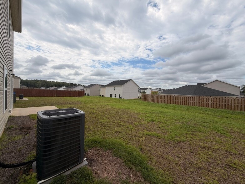 Building Photo - 706 Common Widgeon Wy