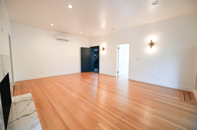 Front Entry and Bedroom Entry - 402 Lee Street