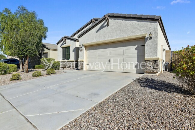 Building Photo - 8216 W Pueblo Ave