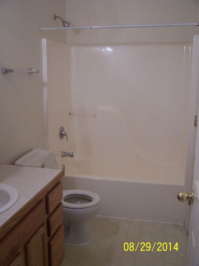 Building Photo - 740 Benjamin Ave