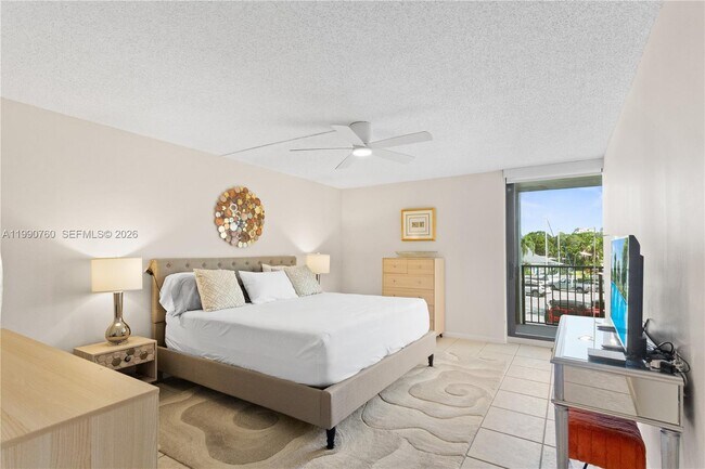 Building Photo - 1101 River Reach Dr