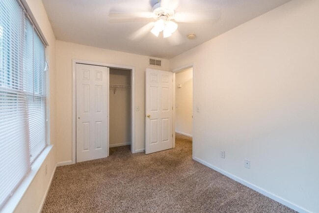 Building Photo - 505 S Highland Ave