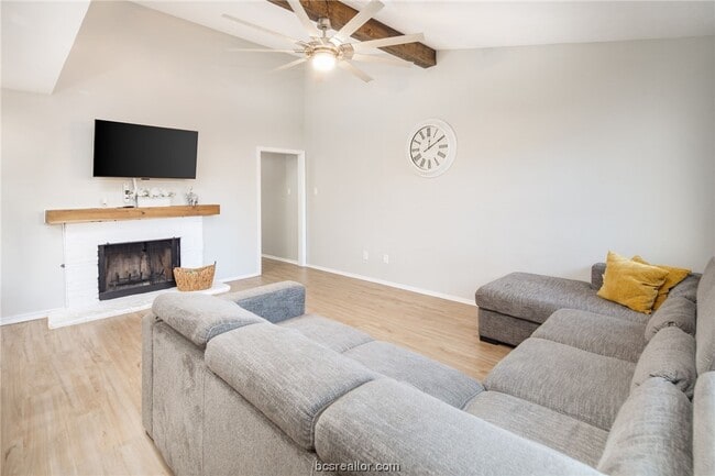 Building Photo - 2501 Longmire Dr