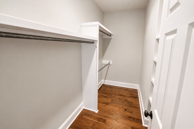 Building Photo - Elegant 3-Bedroom Home with Two-Car Garage in Landfall Community - Available August 2026 to Janua...