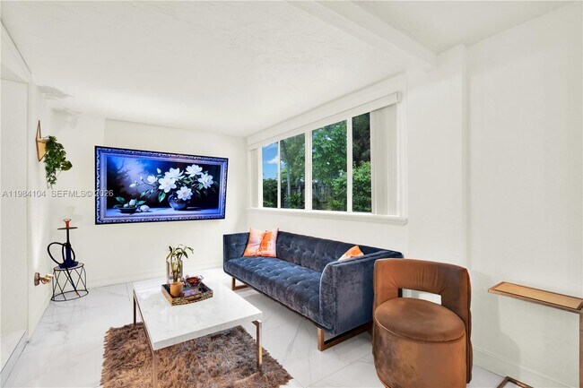 Building Photo - 6400 SW 62nd Ct