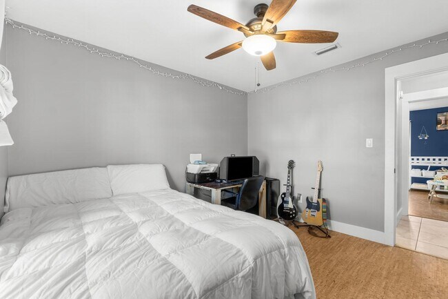 Building Photo - 1174 Bay Ct