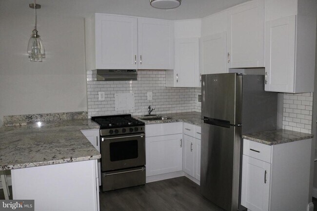 Building Photo - 6621 Wakefield Dr