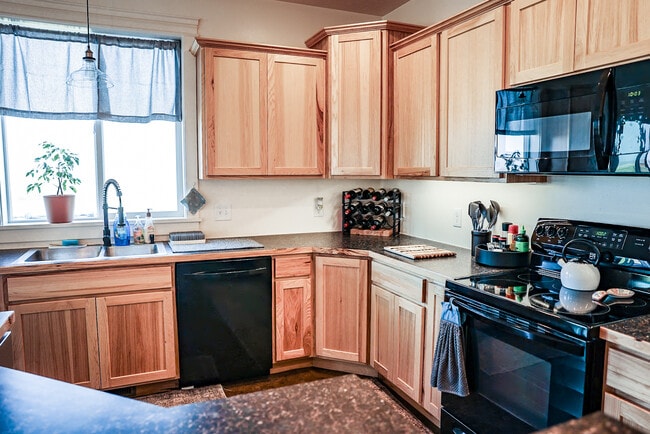 Building Photo - 45 Butch Cassidy Loop