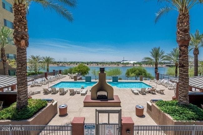 Building Photo - 945 E Playa Del Norte Dr