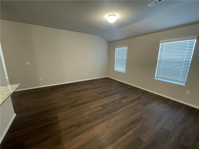 Building Photo - 2705 Bauer St