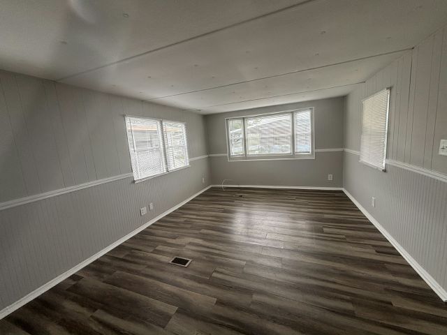Building Photo - 2850 New Tampa Hwy