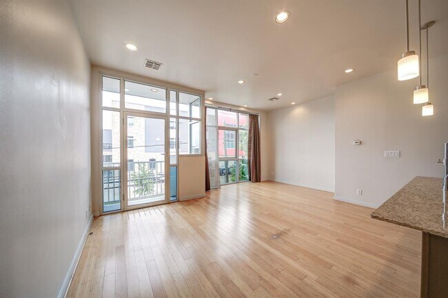 Building Photo - 1406 Columbus-ID525.8