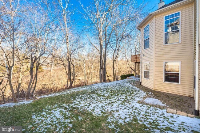 Building Photo - 43258 Meadowood Ct