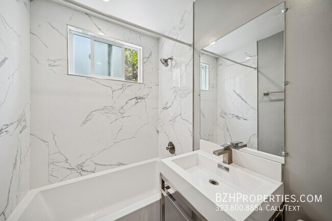 Building Photo - 252 S New Hampshire Ave