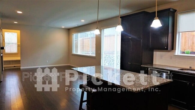 Building Photo - 1861 Claret Loop NW