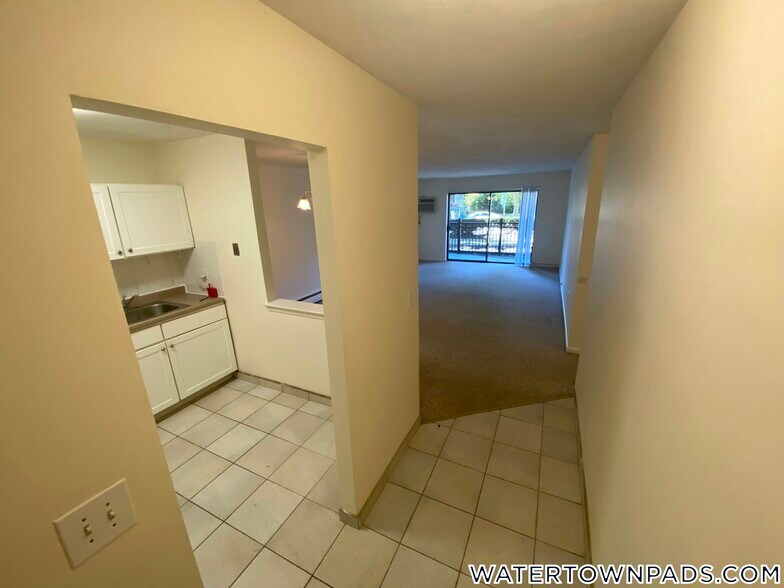 Building Photo - 245 Main St