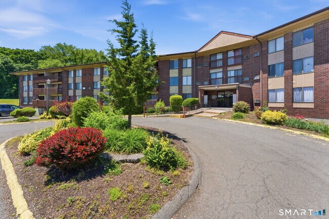 Building Photo - 2316 Cromwell Hills Dr
