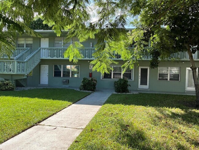 Building Photo - 63 Easthampton C