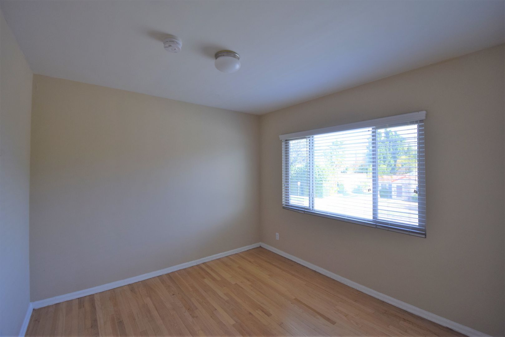 Building Photo - 5103 Cahuenga Blvd