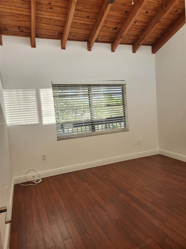 Building Photo - 5201 Orduna Dr