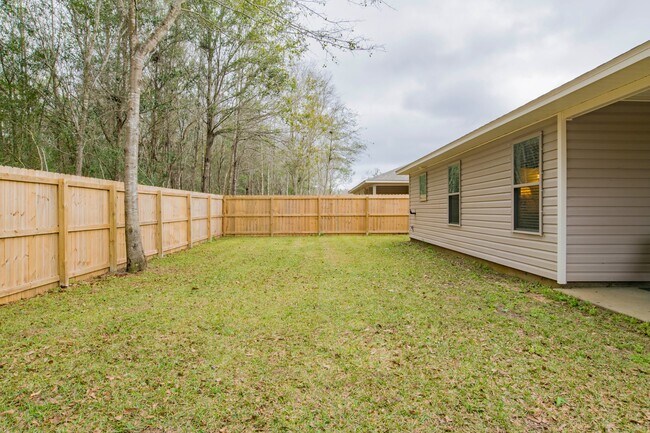 Building Photo - Beautiful 4 bedroom home in Pace