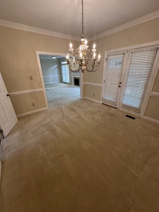 Building Photo - 609 Crabbery Ln