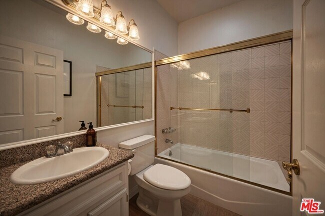 Building Photo - 15330 Del Gado Dr