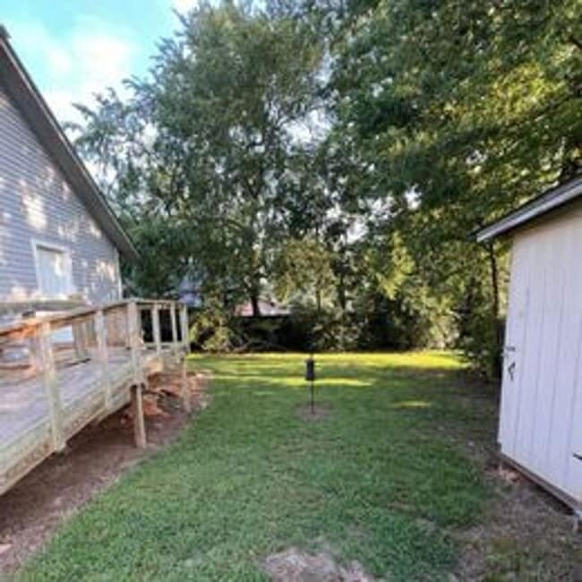 Building Photo - Hughes Springs 2 Bedroom Home