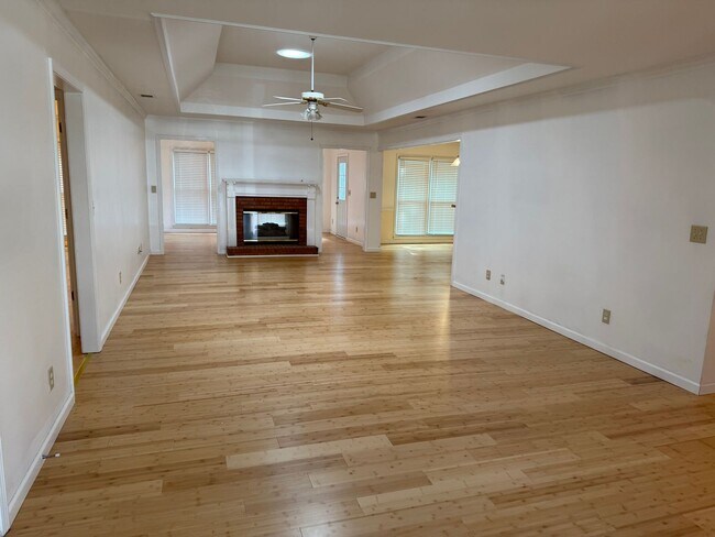 Building Photo - 1040 Sunny Field Ct NE