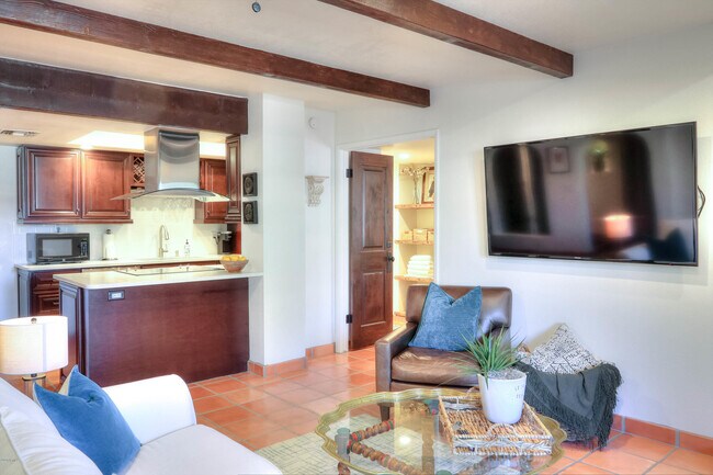 Building Photo - 7557 N Dreamy Draw Dr