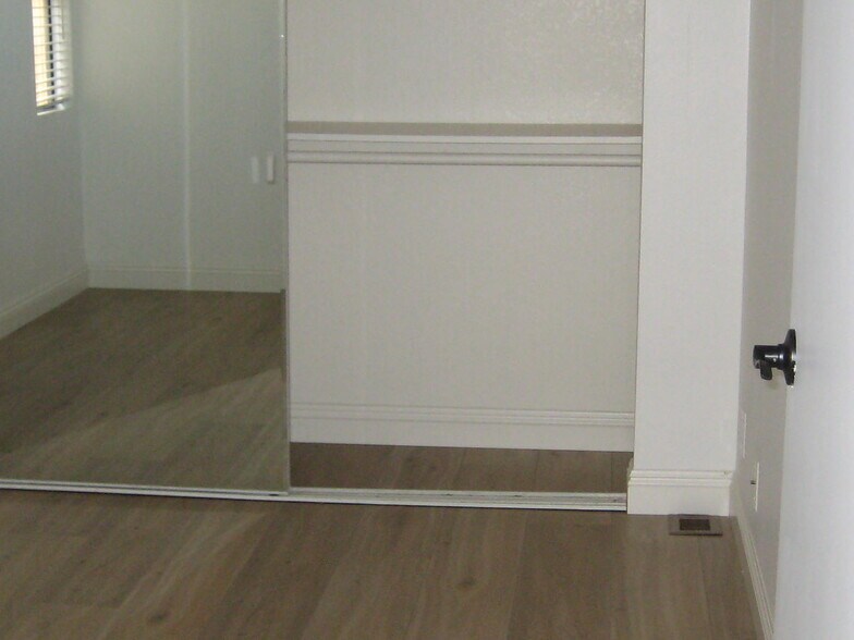 Building Photo - 512 Geneva Ave