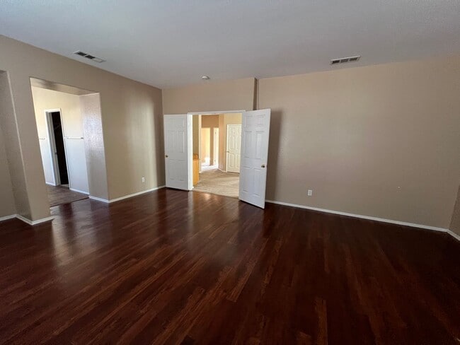 Building Photo - 38434 Coralino Dr